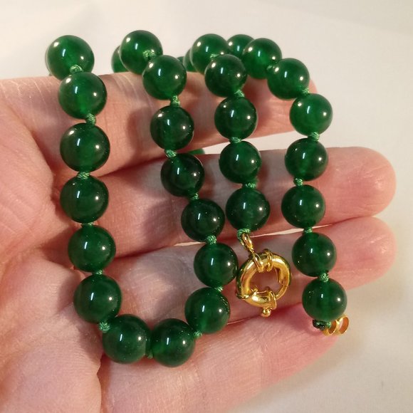 Natural 8mm Green Jade Gemstone Bead Necklace AAA Quality 18" Gold Clasp Women's - Picture 2 of 3